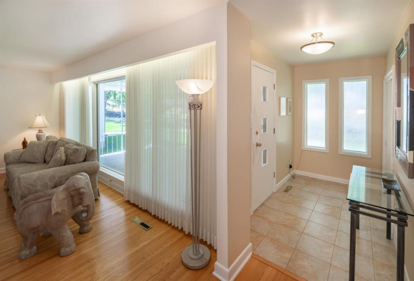 824 Elm, 3 Bedrooms Bedrooms, 10 Rooms Rooms,2 BathroomsBathrooms,Residential,For Sale,Elm