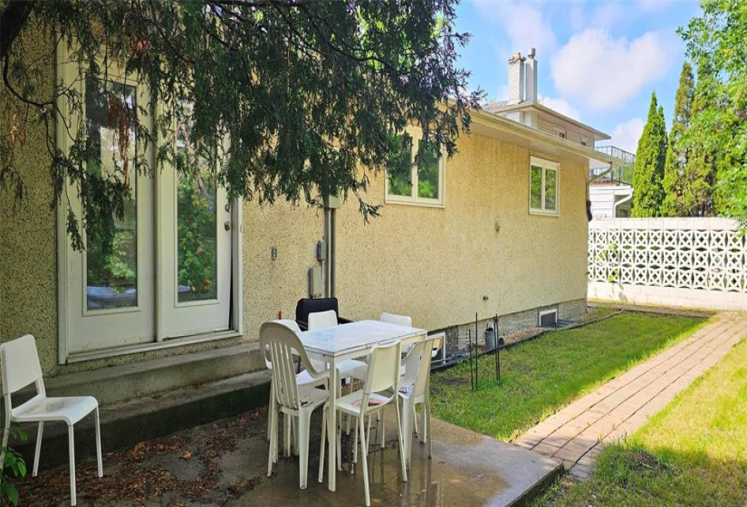 149 Thatcher, 7 Bedrooms Bedrooms, 16 Rooms Rooms,3 BathroomsBathrooms,Residential,For Sale,Thatcher