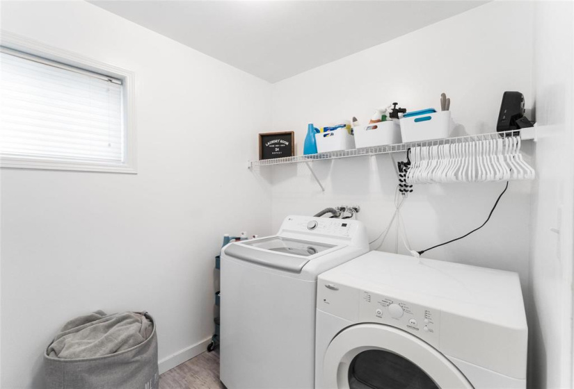 Entry floor laundry room