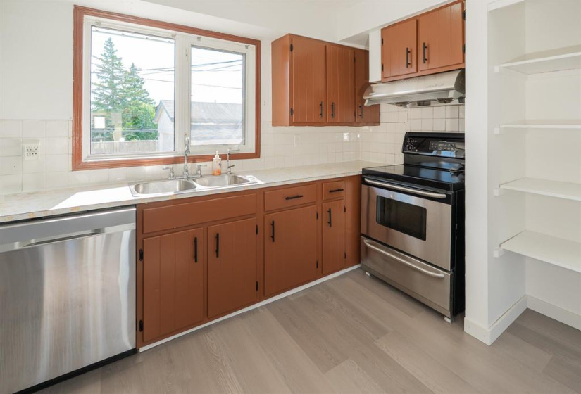 51 Huber, 3 Bedrooms Bedrooms, 11 Rooms Rooms,2 BathroomsBathrooms,Residential,For Sale,Huber