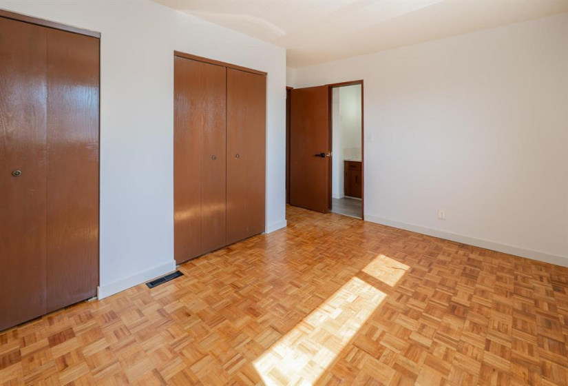 51 Huber, 3 Bedrooms Bedrooms, 11 Rooms Rooms,2 BathroomsBathrooms,Residential,For Sale,Huber