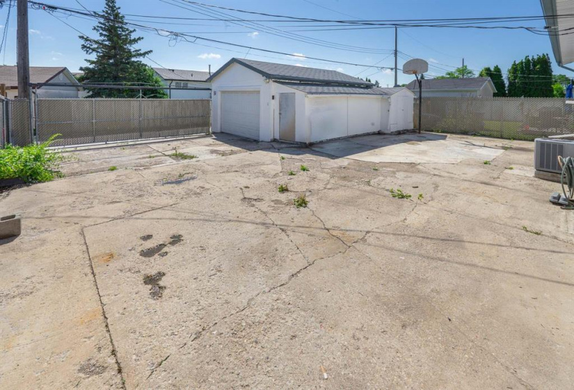 51 Huber, 3 Bedrooms Bedrooms, 11 Rooms Rooms,2 BathroomsBathrooms,Residential,For Sale,Huber