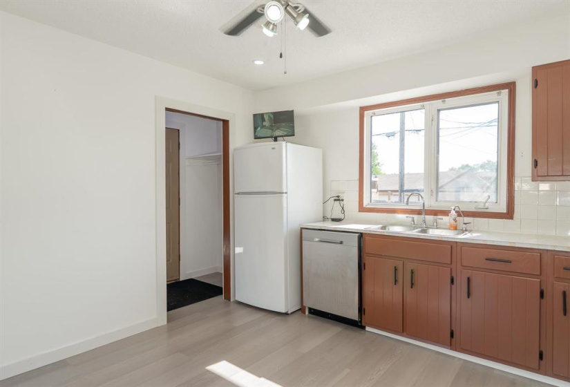 51 Huber, 3 Bedrooms Bedrooms, 11 Rooms Rooms,2 BathroomsBathrooms,Residential,For Sale,Huber