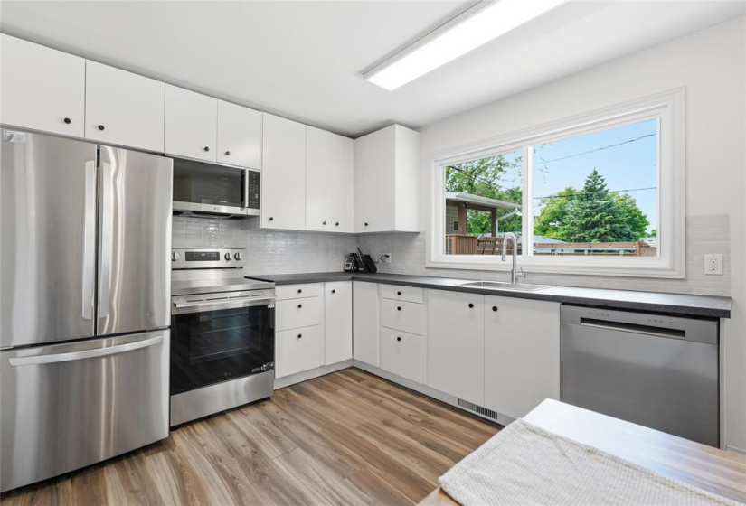 796 Stewart, 4 Bedrooms Bedrooms, 9 Rooms Rooms,2 BathroomsBathrooms,Residential,For Sale,Stewart