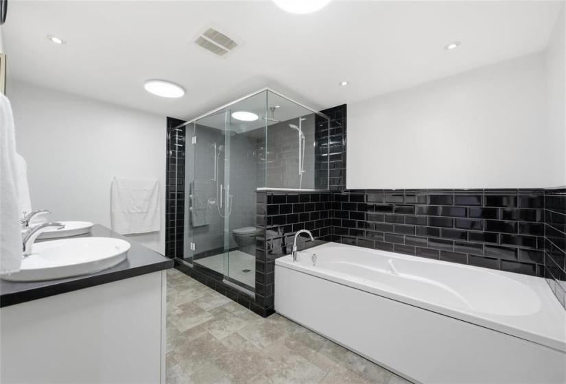 796 Stewart, 4 Bedrooms Bedrooms, 9 Rooms Rooms,2 BathroomsBathrooms,Residential,For Sale,Stewart