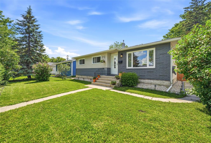 796 Stewart, 4 Bedrooms Bedrooms, 9 Rooms Rooms,2 BathroomsBathrooms,Residential,For Sale,Stewart