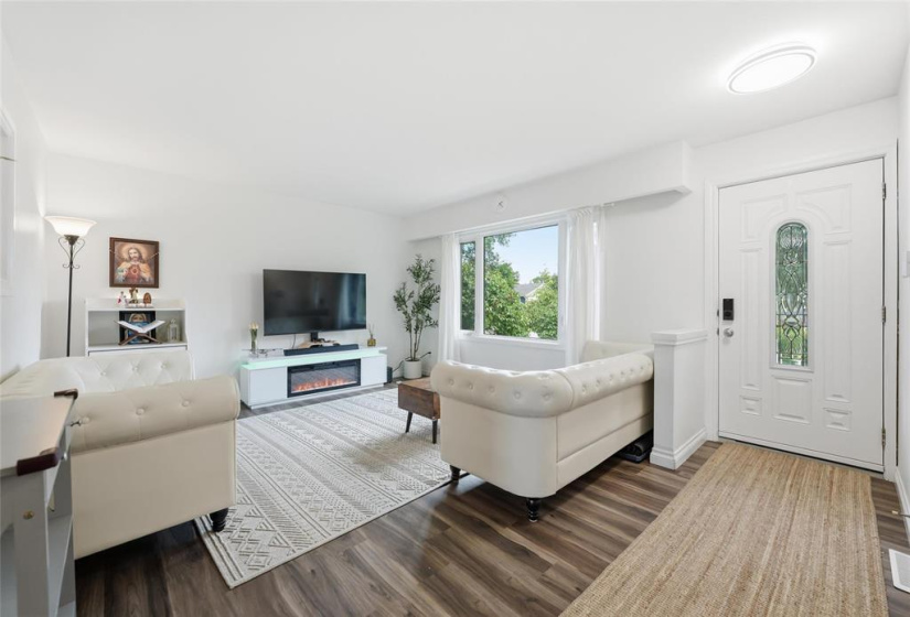 796 Stewart, 4 Bedrooms Bedrooms, 9 Rooms Rooms,2 BathroomsBathrooms,Residential,For Sale,Stewart