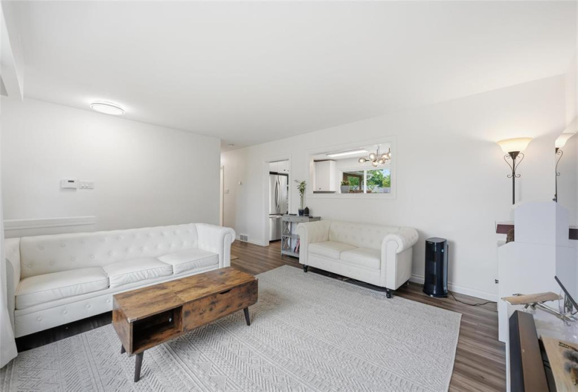796 Stewart, 4 Bedrooms Bedrooms, 9 Rooms Rooms,2 BathroomsBathrooms,Residential,For Sale,Stewart