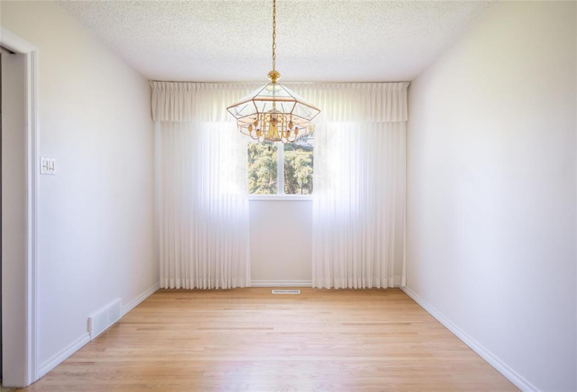 126 Ridley, 4 Bedrooms Bedrooms, 13 Rooms Rooms,1 BathroomBathrooms,Residential,For Sale,Ridley