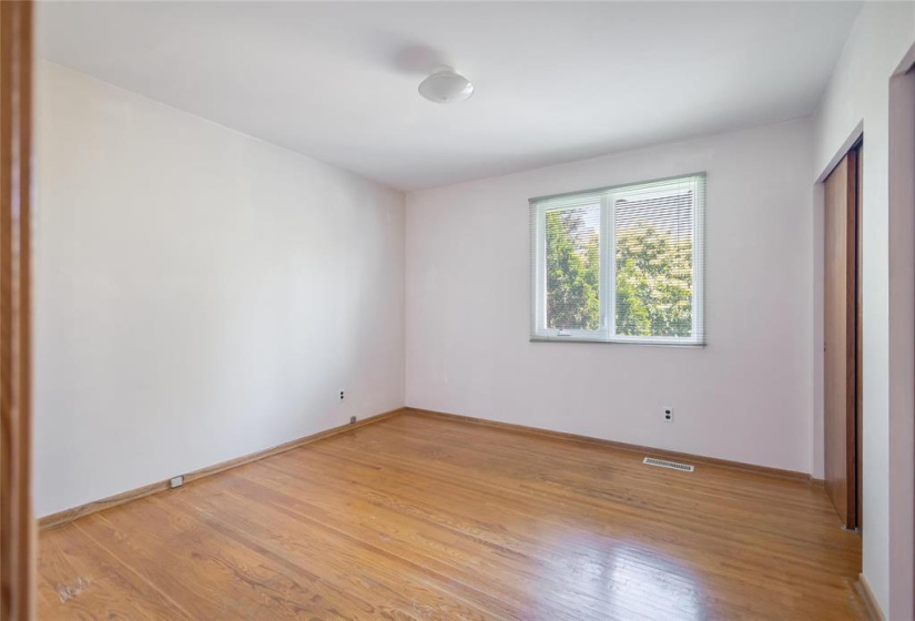 126 Ridley, 4 Bedrooms Bedrooms, 13 Rooms Rooms,1 BathroomBathrooms,Residential,For Sale,Ridley