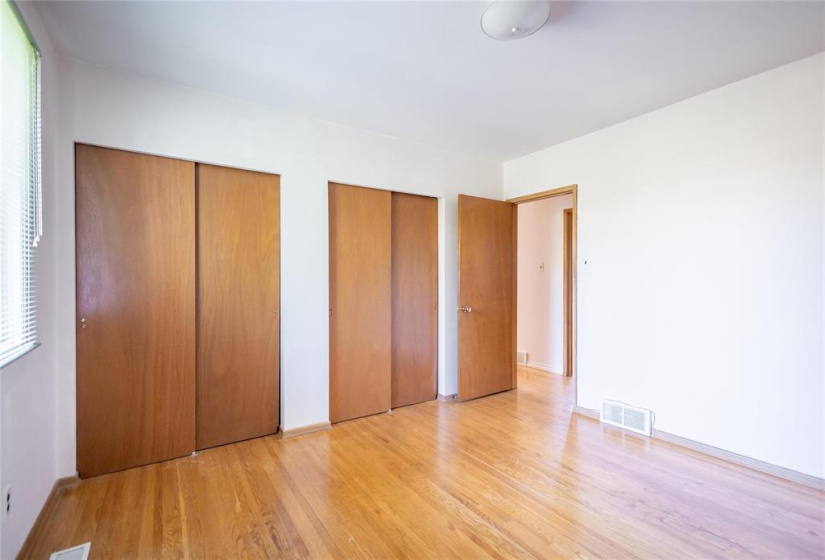 126 Ridley, 4 Bedrooms Bedrooms, 13 Rooms Rooms,1 BathroomBathrooms,Residential,For Sale,Ridley