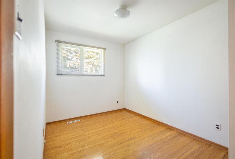 126 Ridley, 4 Bedrooms Bedrooms, 13 Rooms Rooms,1 BathroomBathrooms,Residential,For Sale,Ridley