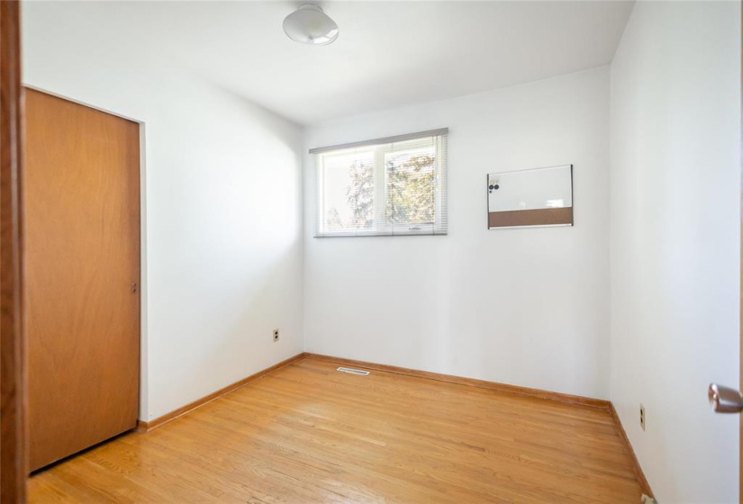 126 Ridley, 4 Bedrooms Bedrooms, 13 Rooms Rooms,1 BathroomBathrooms,Residential,For Sale,Ridley