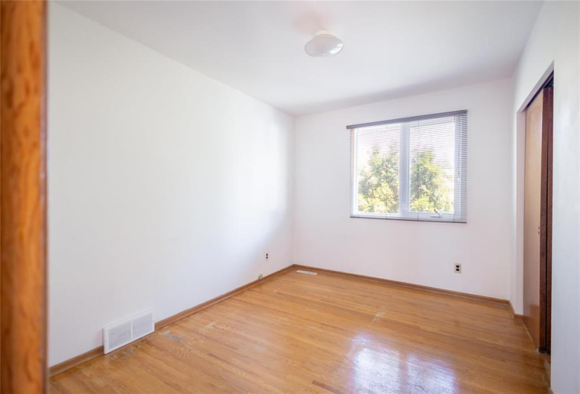 126 Ridley, 4 Bedrooms Bedrooms, 13 Rooms Rooms,1 BathroomBathrooms,Residential,For Sale,Ridley