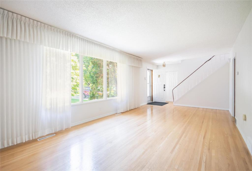 126 Ridley, 4 Bedrooms Bedrooms, 13 Rooms Rooms,1 BathroomBathrooms,Residential,For Sale,Ridley