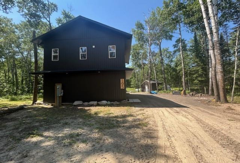 195 Thunder, 4 Bedrooms Bedrooms, 9 Rooms Rooms,1 BathroomBathrooms,Residential,For Sale,Thunder