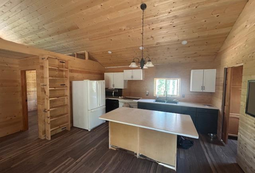195 Thunder, 4 Bedrooms Bedrooms, 9 Rooms Rooms,1 BathroomBathrooms,Residential,For Sale,Thunder