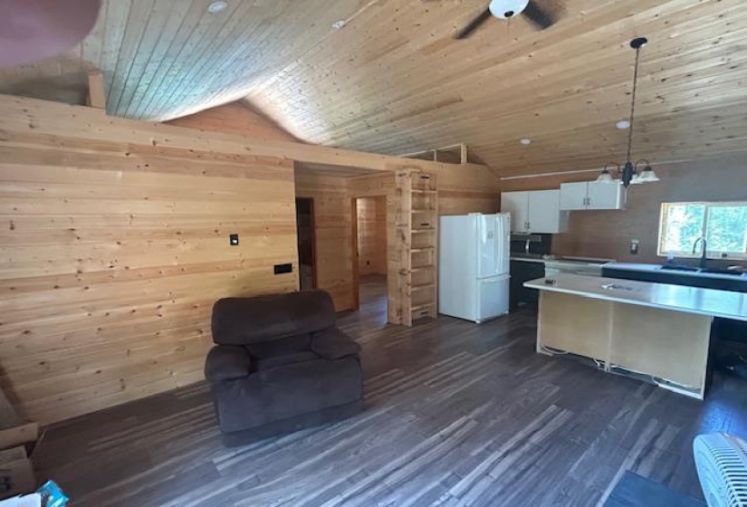 195 Thunder, 4 Bedrooms Bedrooms, 9 Rooms Rooms,1 BathroomBathrooms,Residential,For Sale,Thunder
