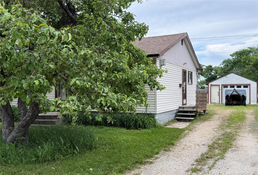 523 St Charles, 2 Bedrooms Bedrooms, 6 Rooms Rooms,1 BathroomBathrooms,Residential,For Sale,St Charles