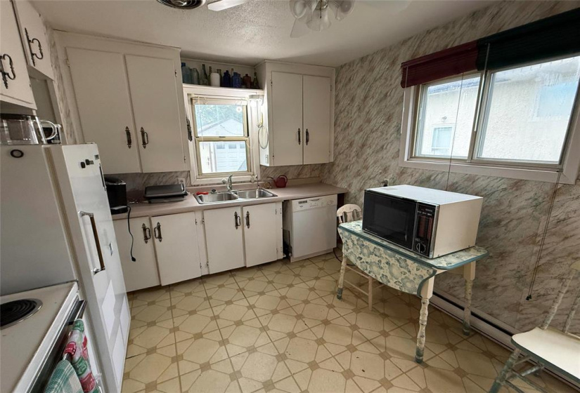 523 St Charles, 2 Bedrooms Bedrooms, 6 Rooms Rooms,1 BathroomBathrooms,Residential,For Sale,St Charles