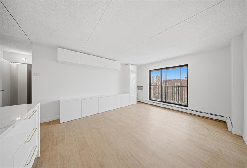 77 Edmonton, 1 Bedroom Bedrooms, 5 Rooms Rooms,1 BathroomBathrooms,Condominium,For Sale,Edmonton