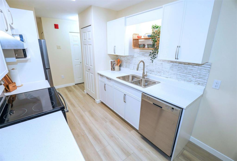 500 CATHCART, 2 Bedrooms Bedrooms, 7 Rooms Rooms,2 BathroomsBathrooms,Condominium,For Sale,CATHCART