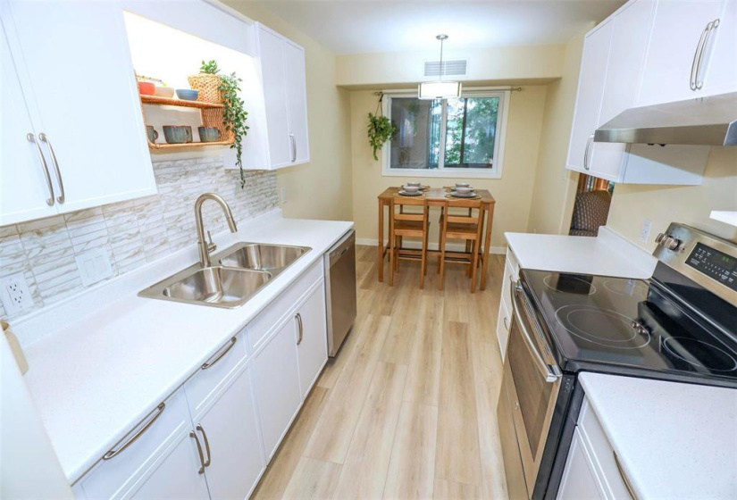 500 CATHCART, 2 Bedrooms Bedrooms, 7 Rooms Rooms,2 BathroomsBathrooms,Condominium,For Sale,CATHCART