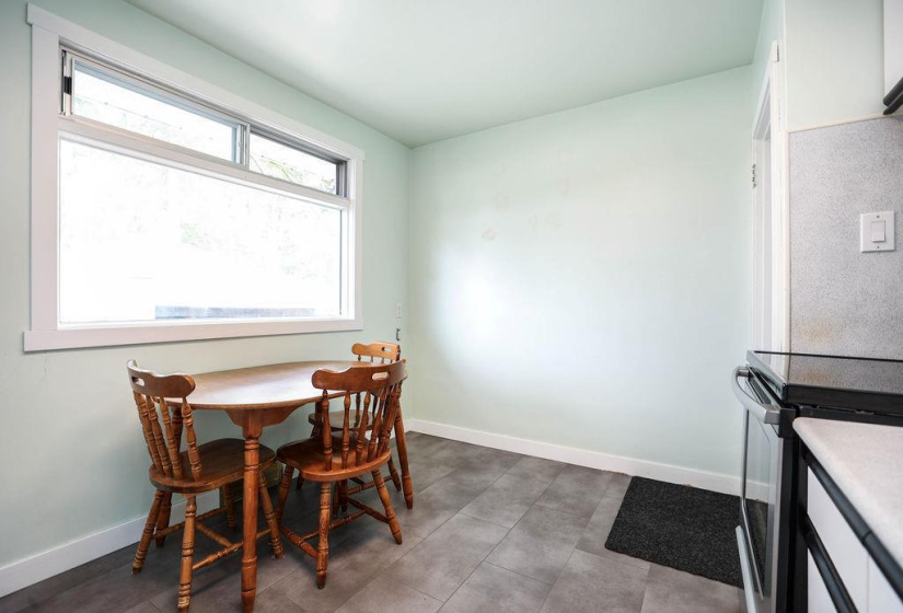 435 Lyle, 3 Bedrooms Bedrooms, 9 Rooms Rooms,1 BathroomBathrooms,Residential,For Sale,Lyle