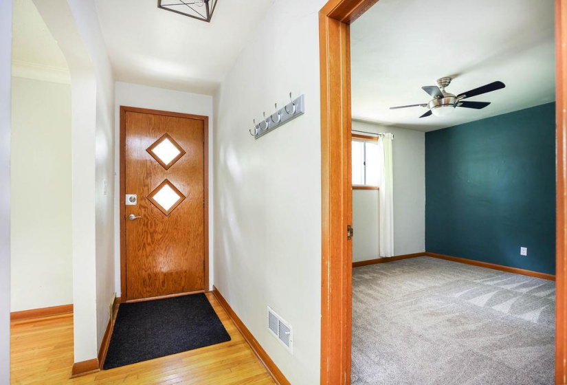 435 Lyle, 3 Bedrooms Bedrooms, 9 Rooms Rooms,1 BathroomBathrooms,Residential,For Sale,Lyle