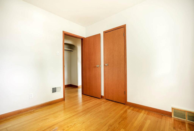 435 Lyle, 3 Bedrooms Bedrooms, 9 Rooms Rooms,1 BathroomBathrooms,Residential,For Sale,Lyle