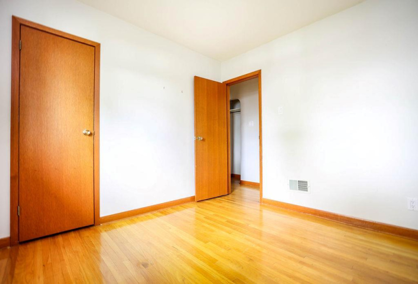 435 Lyle, 3 Bedrooms Bedrooms, 9 Rooms Rooms,1 BathroomBathrooms,Residential,For Sale,Lyle