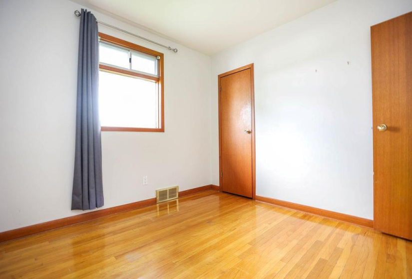 435 Lyle, 3 Bedrooms Bedrooms, 9 Rooms Rooms,1 BathroomBathrooms,Residential,For Sale,Lyle