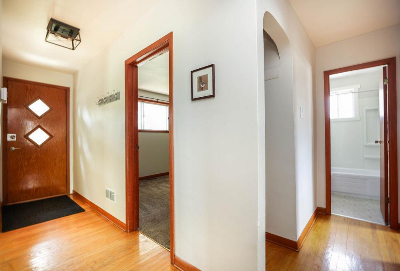 435 Lyle, 3 Bedrooms Bedrooms, 9 Rooms Rooms,1 BathroomBathrooms,Residential,For Sale,Lyle