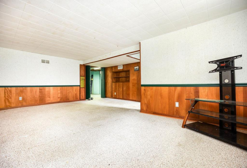 435 Lyle, 3 Bedrooms Bedrooms, 9 Rooms Rooms,1 BathroomBathrooms,Residential,For Sale,Lyle