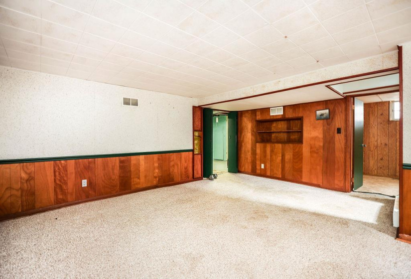 435 Lyle, 3 Bedrooms Bedrooms, 9 Rooms Rooms,1 BathroomBathrooms,Residential,For Sale,Lyle