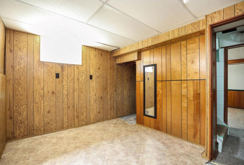 435 Lyle, 3 Bedrooms Bedrooms, 9 Rooms Rooms,1 BathroomBathrooms,Residential,For Sale,Lyle