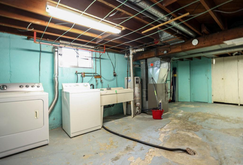435 Lyle, 3 Bedrooms Bedrooms, 9 Rooms Rooms,1 BathroomBathrooms,Residential,For Sale,Lyle