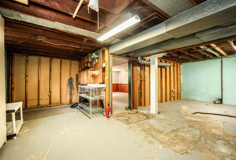 435 Lyle, 3 Bedrooms Bedrooms, 9 Rooms Rooms,1 BathroomBathrooms,Residential,For Sale,Lyle