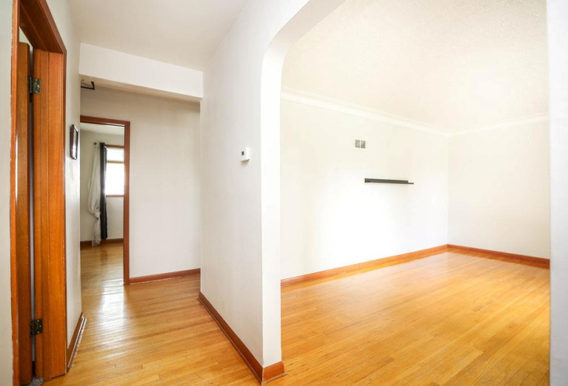 435 Lyle, 3 Bedrooms Bedrooms, 9 Rooms Rooms,1 BathroomBathrooms,Residential,For Sale,Lyle