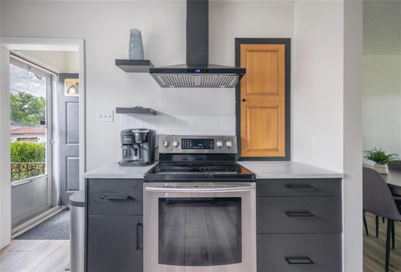 542 Rosseau, 3 Bedrooms Bedrooms, 8 Rooms Rooms,1 BathroomBathrooms,Residential,For Sale,Rosseau