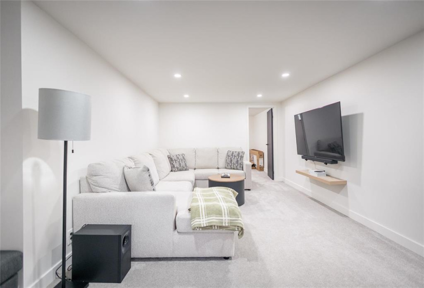 542 Rosseau, 3 Bedrooms Bedrooms, 8 Rooms Rooms,1 BathroomBathrooms,Residential,For Sale,Rosseau