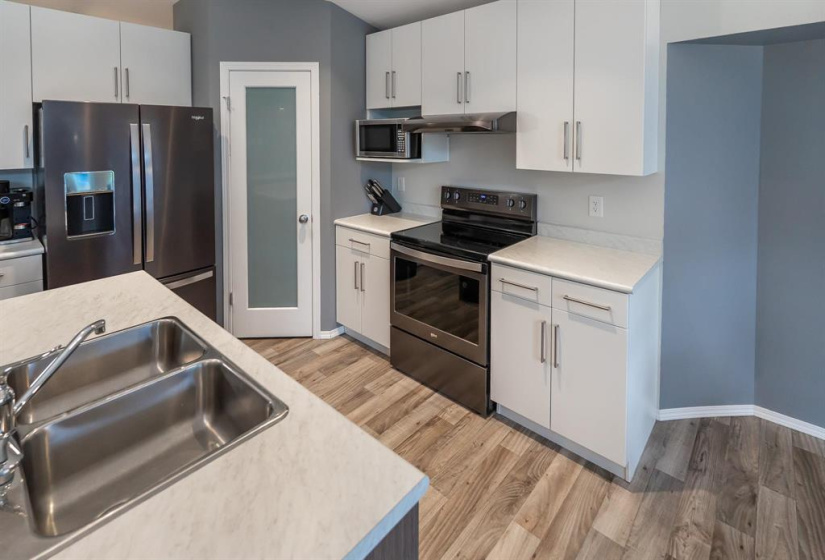 Corner pantry