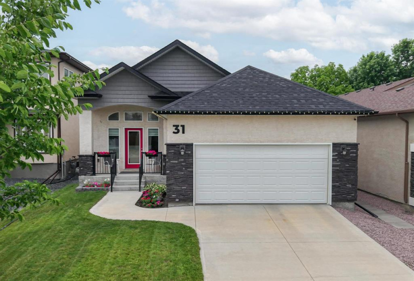 31 Karen Irvine Cr is on the market for the first time.