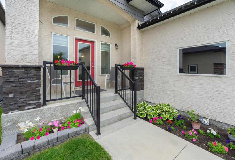 Look at how pretty this porch is!