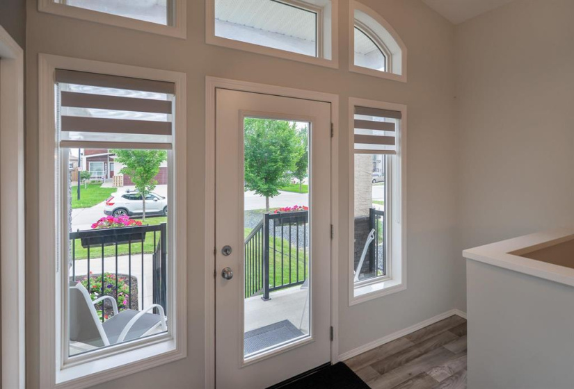 South-East facing front foyer