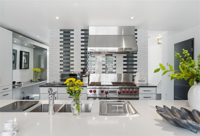 236 WATERFRONT, 1 Bedroom Bedrooms, 8 Rooms Rooms,2 BathroomsBathrooms,Condominium,For Sale,WATERFRONT