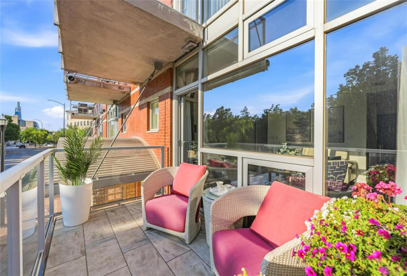 236 WATERFRONT, 1 Bedroom Bedrooms, 8 Rooms Rooms,2 BathroomsBathrooms,Condominium,For Sale,WATERFRONT