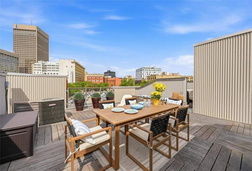 236 WATERFRONT, 1 Bedroom Bedrooms, 8 Rooms Rooms,2 BathroomsBathrooms,Condominium,For Sale,WATERFRONT