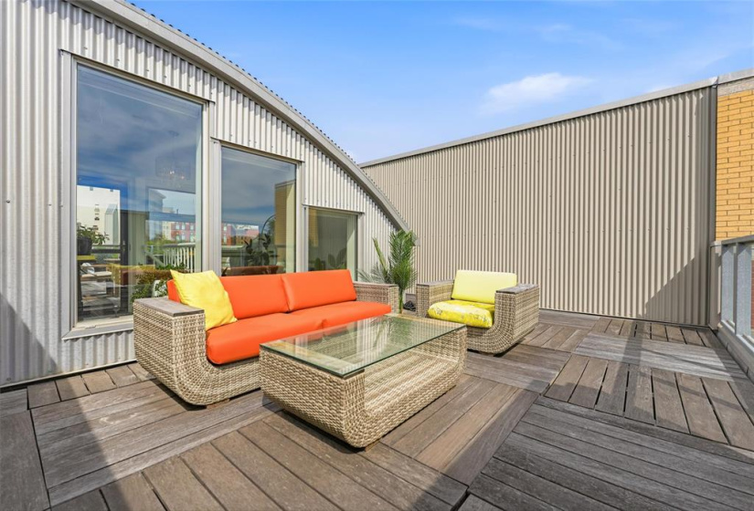 236 WATERFRONT, 1 Bedroom Bedrooms, 8 Rooms Rooms,2 BathroomsBathrooms,Condominium,For Sale,WATERFRONT