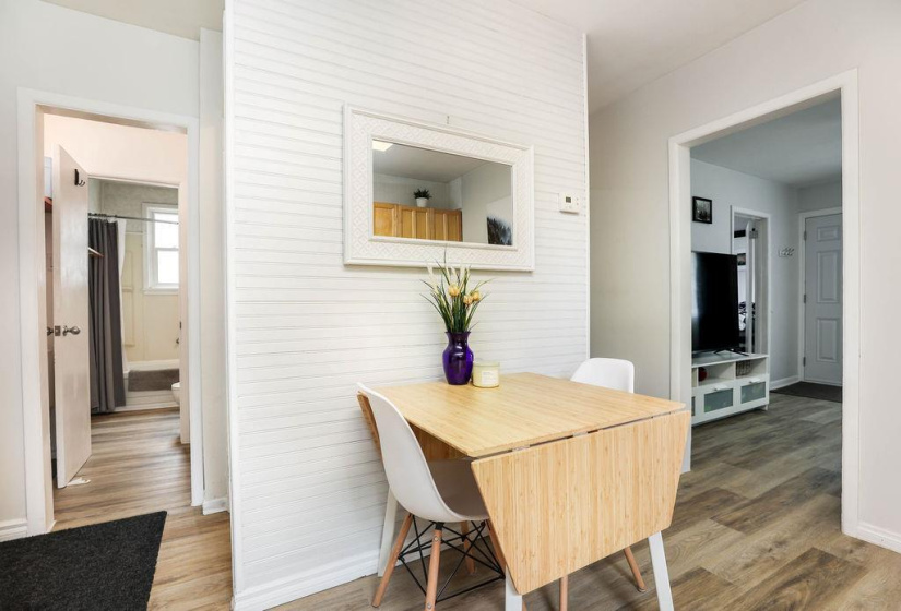 215 Berrisford, 2 Bedrooms Bedrooms, 8 Rooms Rooms,1 BathroomBathrooms,Residential,For Sale,Berrisford